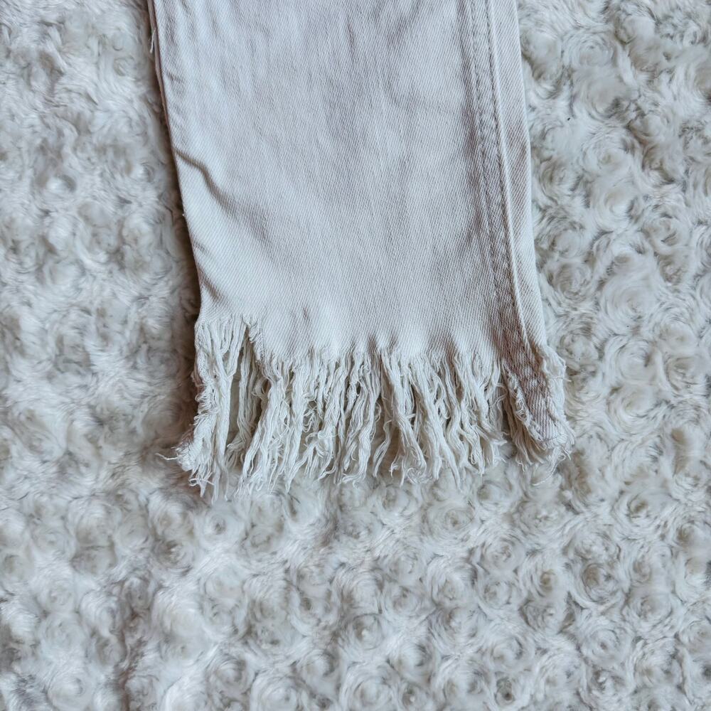 Free People Great Heights Jeans Distressed Fringe Frayed Hem White Ivory Size 26 - Picture 7 of 8
